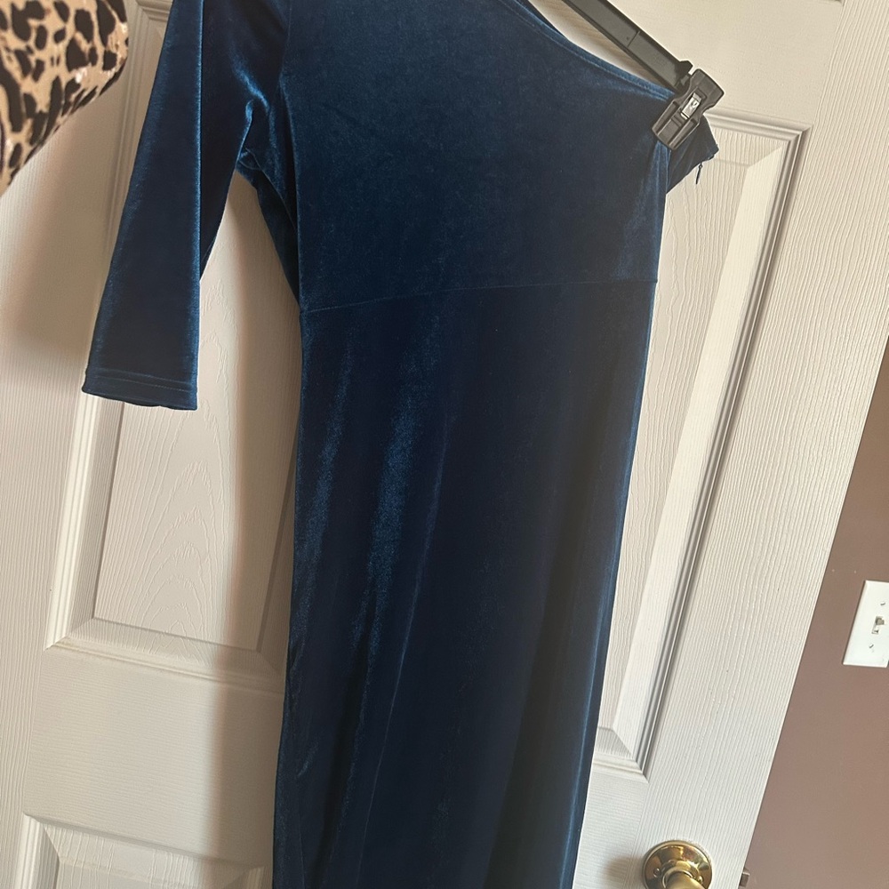 Elegant Blue Velvet Dress
